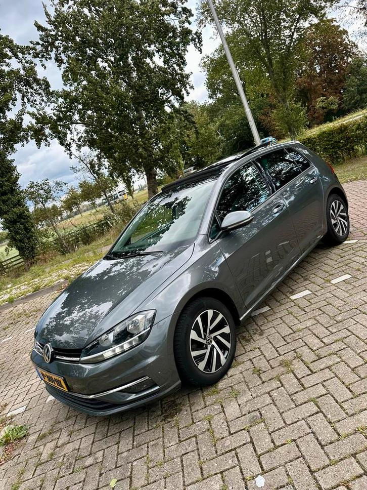 Volkswagen Golf 7,5 facelift 1.0 TSI 110pk 5D 2018 Grijs, Auto's, Volkswagen, Particulier, Golf, Achteruitrijcamera, Adaptive Cruise Control