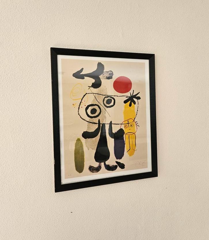 Joan Miró - Figure Against a Red Sun II (1997), Antiek en Kunst, Kunst | Litho's en Zeefdrukken, Ophalen of Verzenden