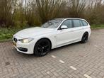 BMW 3-Serie 2.0 320D Sport Touring AUT 2012 Wit, Auto's, 745 kg, Achterwielaandrijving, 1995 cc, Zwart