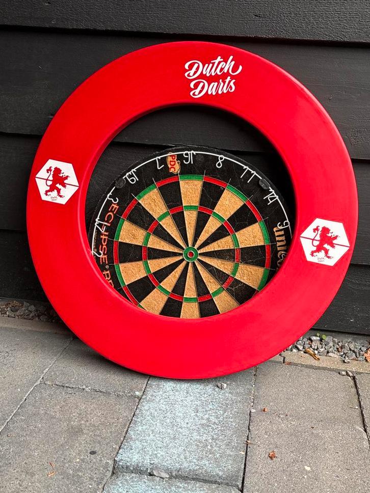 Dartbord en dartbord ring - Muurbescherming!, Sport en Fitness, Darts, Gebruikt, Dartbord, Ophalen