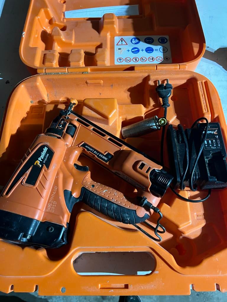 Paslode Afwerktacker IM65A F16 Lithium, Ophalen of Verzenden, Gebruikt