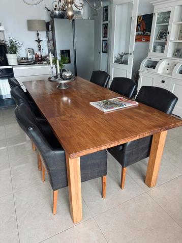 Houten eettafel 220 beschikbaar voor biedingen