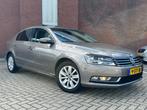 Volkswagen Passat 1.4 TSI Highline BlueMotion |OPEN-DAK| PDC, Voorwielaandrijving, Euro 5, 4 cilinders, Bruin