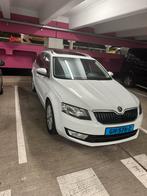 Skoda Octavia 1.6 TDI 77KW Combi Dsg-7 2015 Wit, Auto's, 4 cilinders, Wit, Origineel Nederlands, 125 €/maand