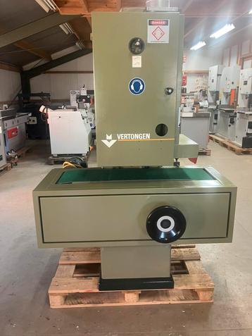 Breedband stijlenschuurmachine Vertongen beschikbaar voor biedingen