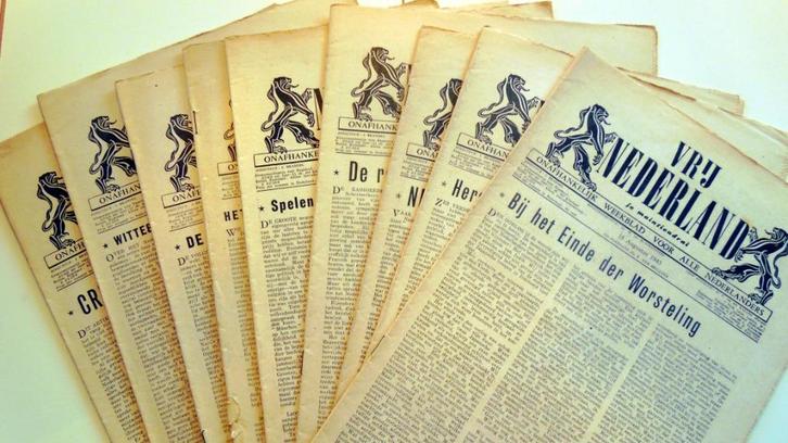 Vrij Nederland 1945, Boeken, Tijdschriften en Kranten, Gelezen, Krant, Ophalen of Verzenden