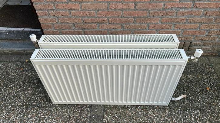 2x Radiator 90x50 Type 21- 1x Radiator 100x60 type 20, Doe-het-zelf en Verbouw, Verwarming en Radiatoren, Gebruikt, Radiator, 500 tot 800 watt