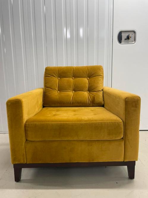 Homestock fauteuil oker vekvet fluweel tijdloos hout lounge, Huis en Inrichting, Fauteuils, Zo goed als nieuw, Stof, Overige materialen