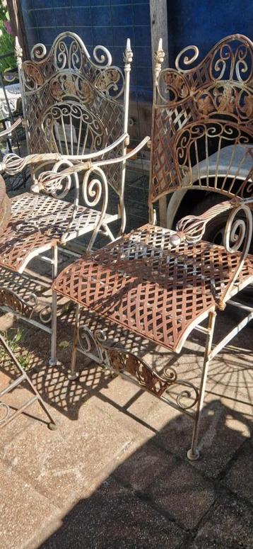 Prachtige Victoriaans smeedijzeren tuinsetje (brocante) beschikbaar voor biedingen