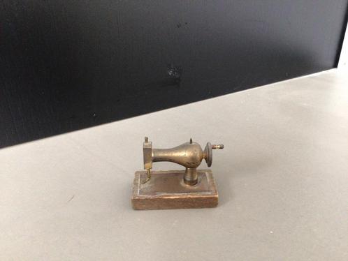 Messing naaimachine, Antiek en Kunst, Antiek | Koper en Brons, Ophalen of Verzenden