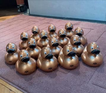 Set van 15 gouden badeendjes. Nieuw beschikbaar voor biedingen
