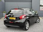 Peugeot 208 1.2 PureTech Allure 2e Eigenaar,Navi,Pano,Clima,, Voorwielaandrijving, Gebruikt, Euro 6, Zwart