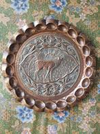Prachtig antiek Oosters koper bord met een hert 39,3 cm., Antiek en Kunst, Ophalen of Verzenden