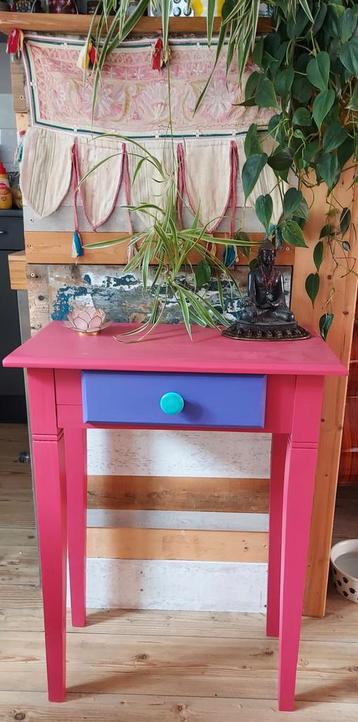 Sidetable planten tafeltje gang tafeltje  rood side table beschikbaar voor biedingen