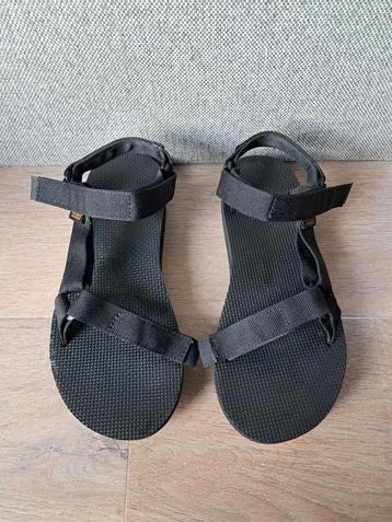 Teva sandalen maat 40 beschikbaar voor biedingen