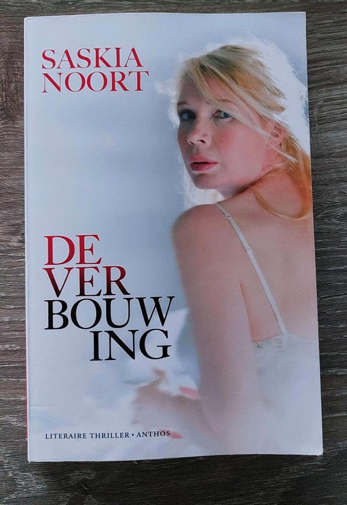 Saskia Noort - De verbouwing, Boeken, Thrillers, Zo goed als nieuw, Ophalen of Verzenden