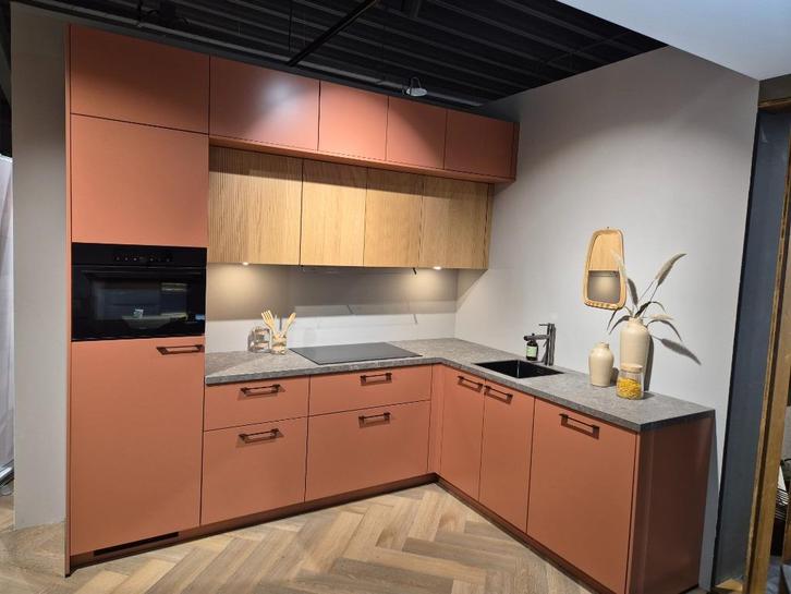 Prachtige keuken met keramieken blad en NCS kleur kasten!, Huis en Inrichting, Keuken | Complete keukens, Nieuw, Hoekkeuken, Overige kleuren