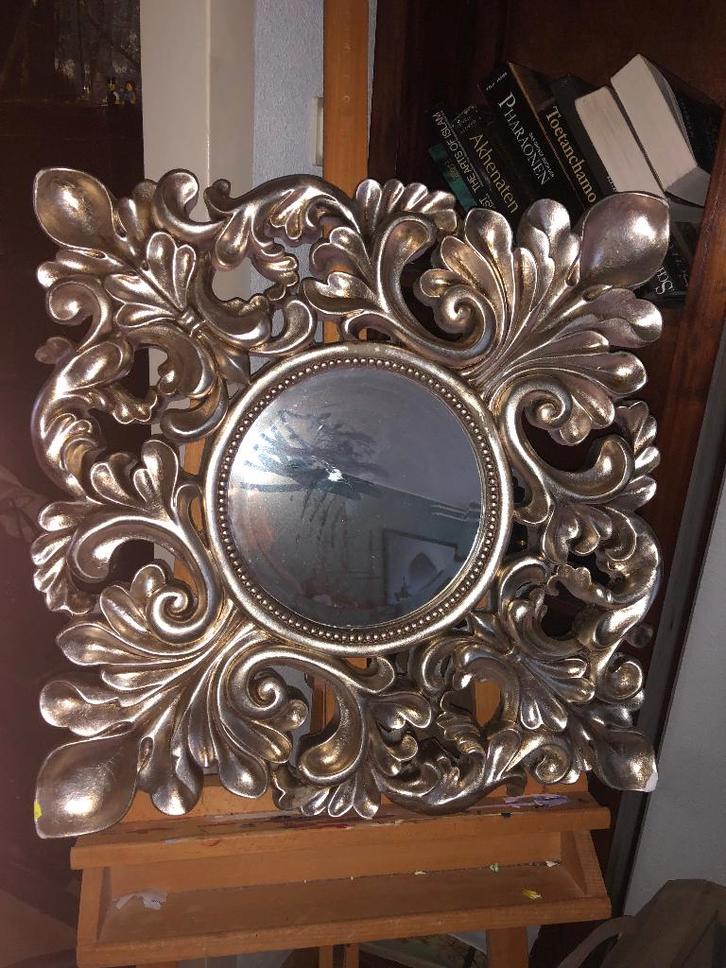 Decoratieve houten spiegel met baroklijst – zilverkleurig, Huis en Inrichting, Woonaccessoires | Spiegels, Minder dan 50 cm, Minder dan 100 cm