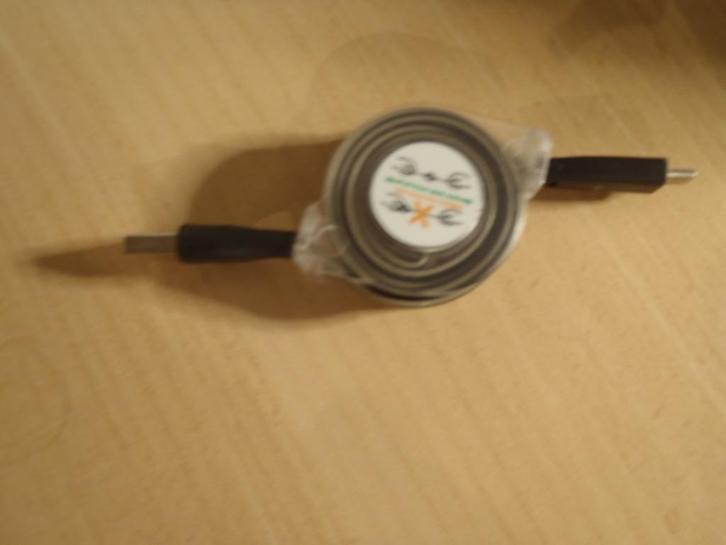 uittrekbaar oplaadkabel van usb naar Samsung zwart, Telecommunicatie, Mobiele telefoons | Telefoon-opladers, Gebruikt, Samsung