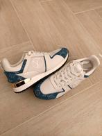Louis Vuitton Run Away Sneaker Blue Denim Monogram Maat 41, Ophalen of Verzenden