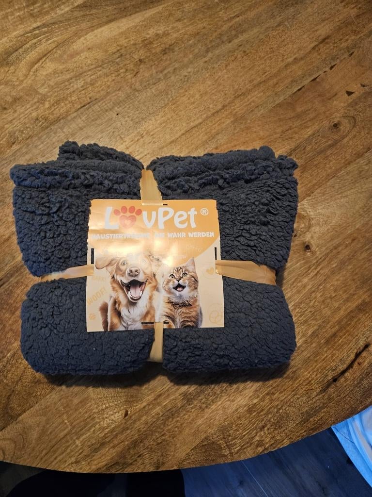 Nieuwe Lovpet hondendeken incl 3x toy bones maar M, Dieren en Toebehoren, Honden-accessoires, Ophalen of Verzenden, Nieuw