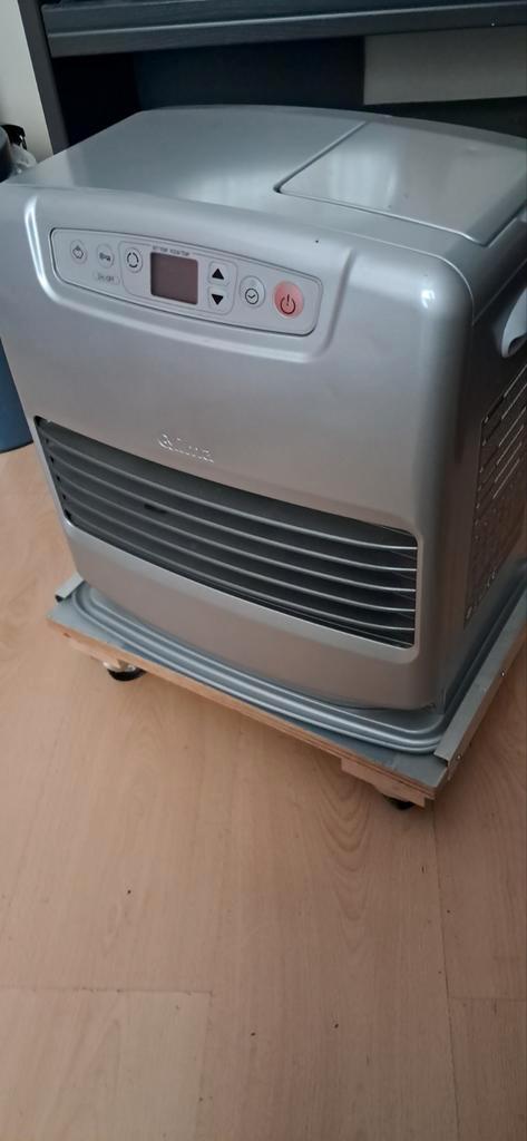 HEERLIJKE WARME QLIMA SRE LASER KACHELS., Huis en Inrichting, Kachels, Zo goed als nieuw, Vrijstaand, Petroleumkachel, Overige brandstoffen
