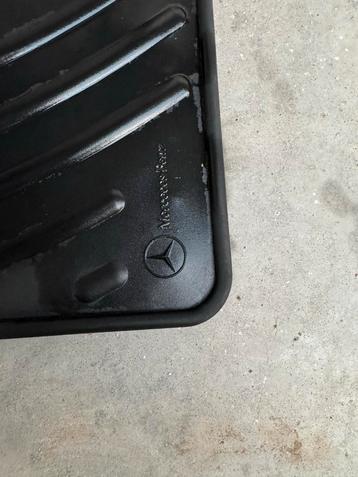Originele Rubber Automatten Mercedes GLE beschikbaar voor biedingen