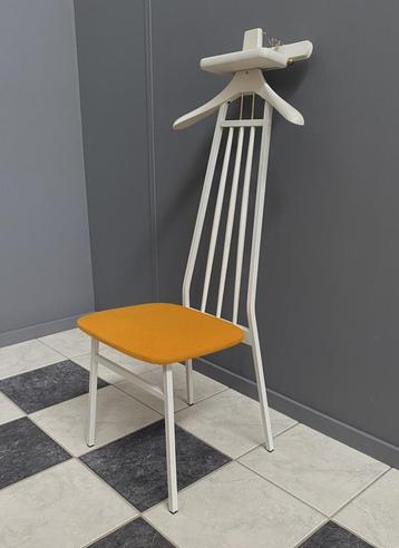 60 70 jaren stoel ineen kapstok broekenklem wit metaal frame beschikbaar voor biedingen