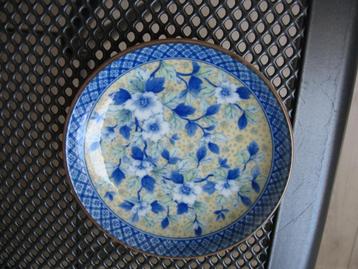 nw gemerkt oud schaaltje zie foto 12x 2 cm €10.- Blauw tint  beschikbaar voor biedingen