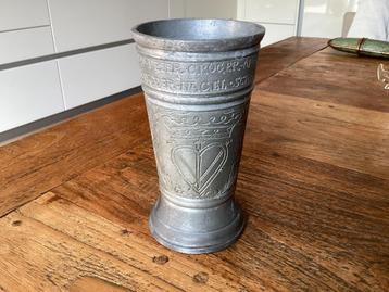 Tinnen beker uit 1699 beschikbaar voor biedingen