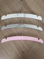 Kledinghangers hout baby/kind, Kinderen en Baby's, Babymode-accessoires, Ophalen, Zo goed als nieuw