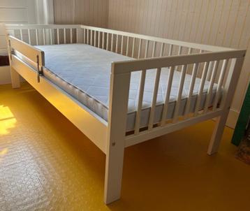 IKEA kinderbed 165x76cm met matras en hoeslaken. en dekbed. beschikbaar voor biedingen