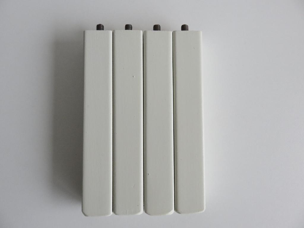 4 houten witte meubelpoten met schroefdraad, Ophalen of Verzenden, Gebruikt