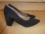 Unisa punt pumps maat 37 navy blauwe suède model Kaste ZGAN, Pumps, Zo goed als nieuw, Unisa, Verzenden