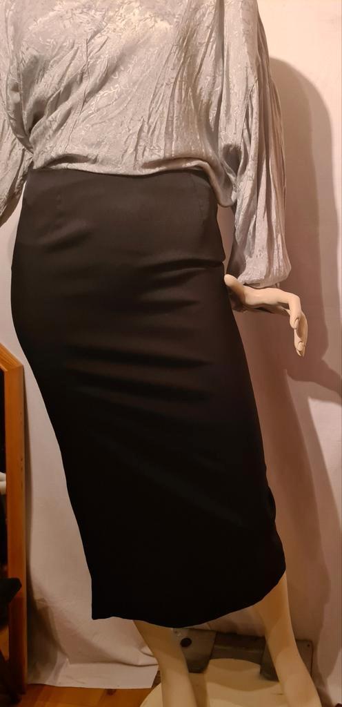 "UCoB" Zwarte kokerrok. Mt.38. Nieuwstaat!, Kleding | Dames, Rokken, Zo goed als nieuw, Maat 38/40 (M), Zwart, Onder de knie, Ophalen of Verzenden