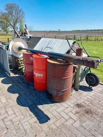 Oude lantarenpaal  beschikbaar voor biedingen