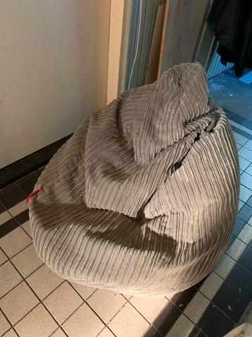 Bean bag in cosy velvety grey beschikbaar voor biedingen