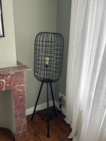 Staande lamp met dimmer, 150cm hoog beschikbaar voor biedingen