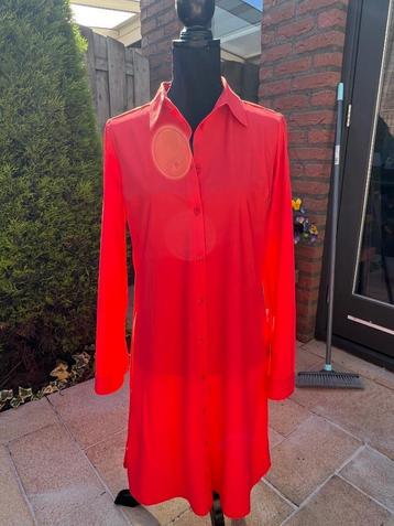 Mooie koraalrode set, broek met lange blouse, maat M beschikbaar voor biedingen
