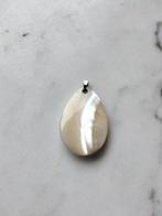 Vintage parelmoer schelp hanger druppel vorm mother of pearl, Verzenden, Zo goed als nieuw, Overige materialen, Kruis of Symbool