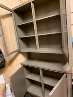 Taupe kleur Mooie vitrinekast met onderkast - 211x113x32 cm, Huis en Inrichting, Kasten | Vitrinekasten, Gebruikt, 100 tot 150 cm