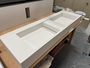 Corian solid surface dubbele wastafel 1.40 mtr beschikbaar voor biedingen