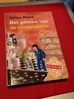 GESIGNEERD Het geheim van de snoepfabriek. Selma Noort., Verzenden, Zo goed als nieuw, Fictie algemeen