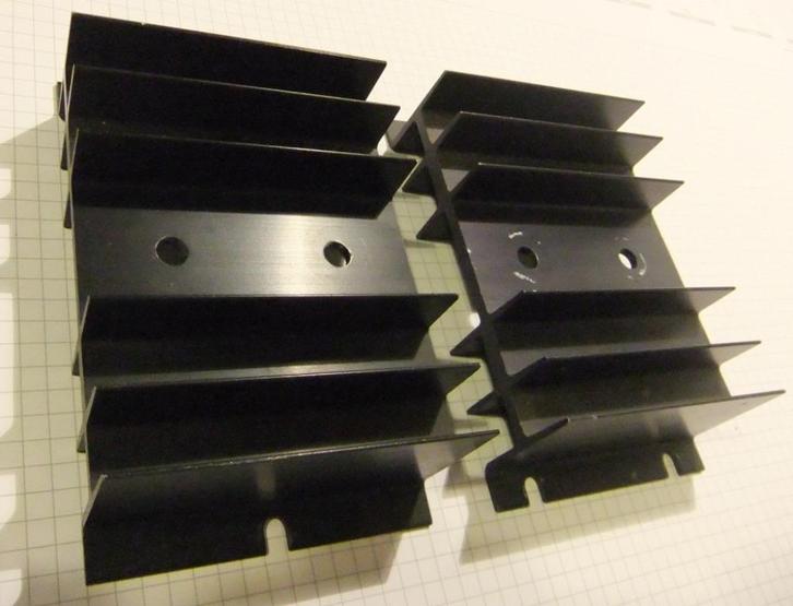Koelplaat t.b.v. Warmteafvoer 118 X 76.5 X 34 mm, Hobby en Vrije tijd, Elektronica-componenten, Gebruikt, Ophalen of Verzenden