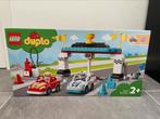 NIEUW LEGO Duplo 10947 Racewagens : MISB, Ophalen of Verzenden, Nieuw, Complete set, Duplo
