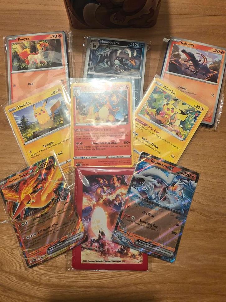 Charizard pokemon pakket, Hobby en Vrije tijd, Verzamelkaartspellen | Pokémon, Ophalen of Verzenden
