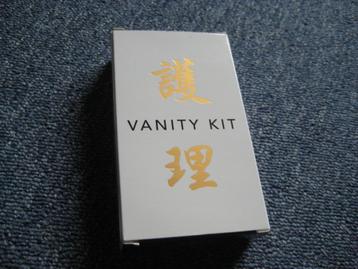 nieuwe vanity kit / reissetje beschikbaar voor biedingen