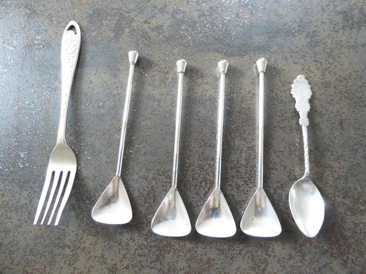 5 verzilverde theelepeltjes en 1 vorkje, Antiek en Kunst, Antiek | Bestek, Ophalen of Verzenden