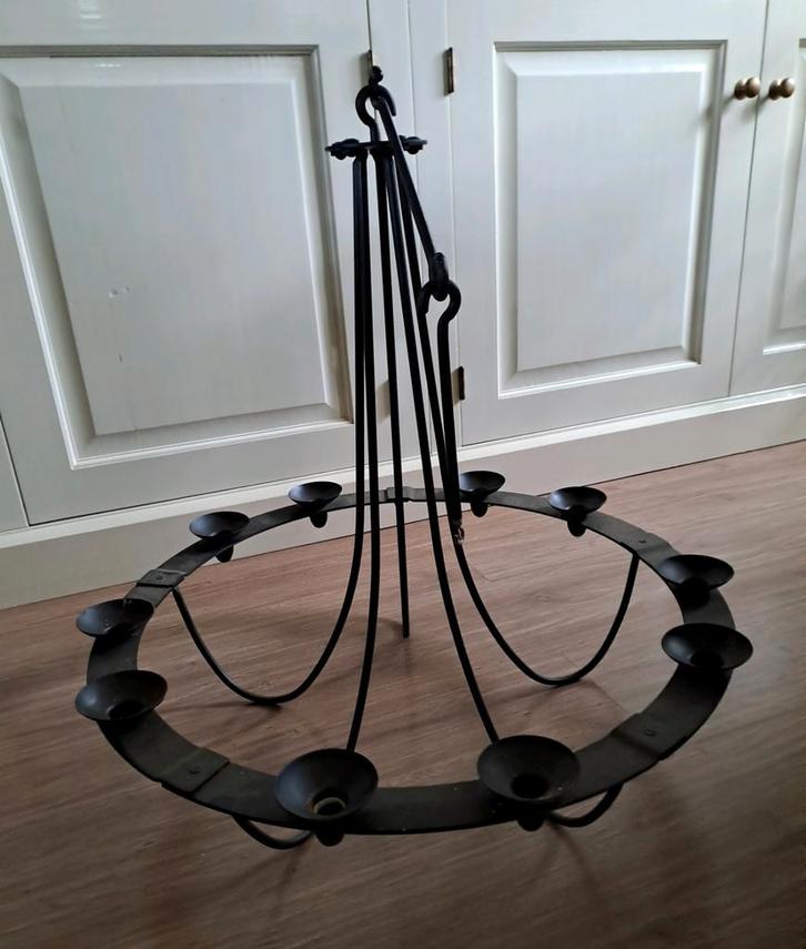 Zwarte Metalen Kroonluchter Kandelaar voor 10 kaarsen, Huis en Inrichting, Woonaccessoires | Kandelaars en Kaarsen, Gebruikt, Kandelaar