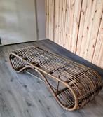 Vintage bamboe rotan bank, tafel, poef, Huis en Inrichting, Ophalen, Minder dan 50 cm, 125 cm of meer, Riet of Rotan